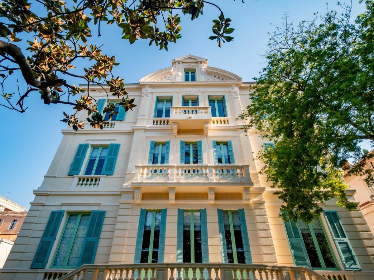 Banana'S Camp Hostel Cannes Exterior photo