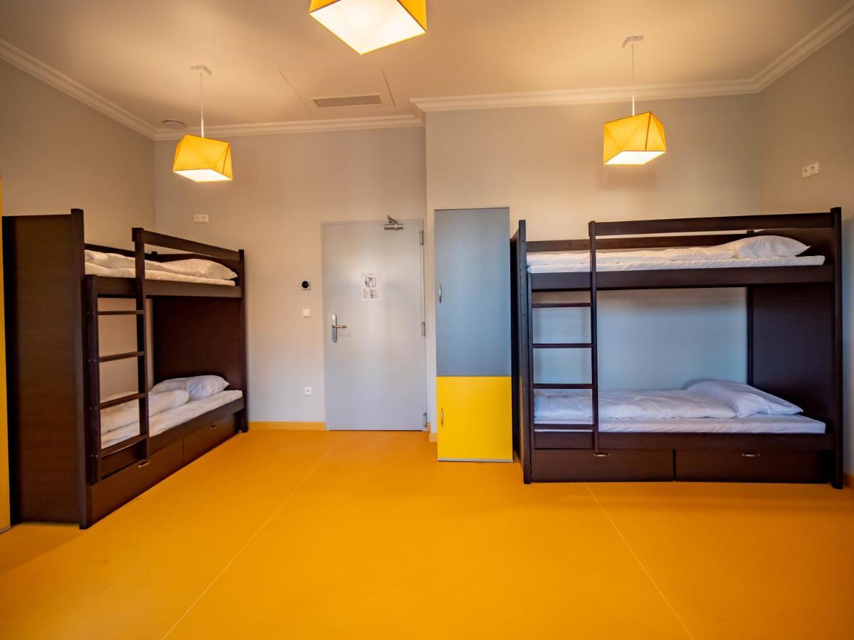 Banana'S Camp Hostel Cannes Exterior photo