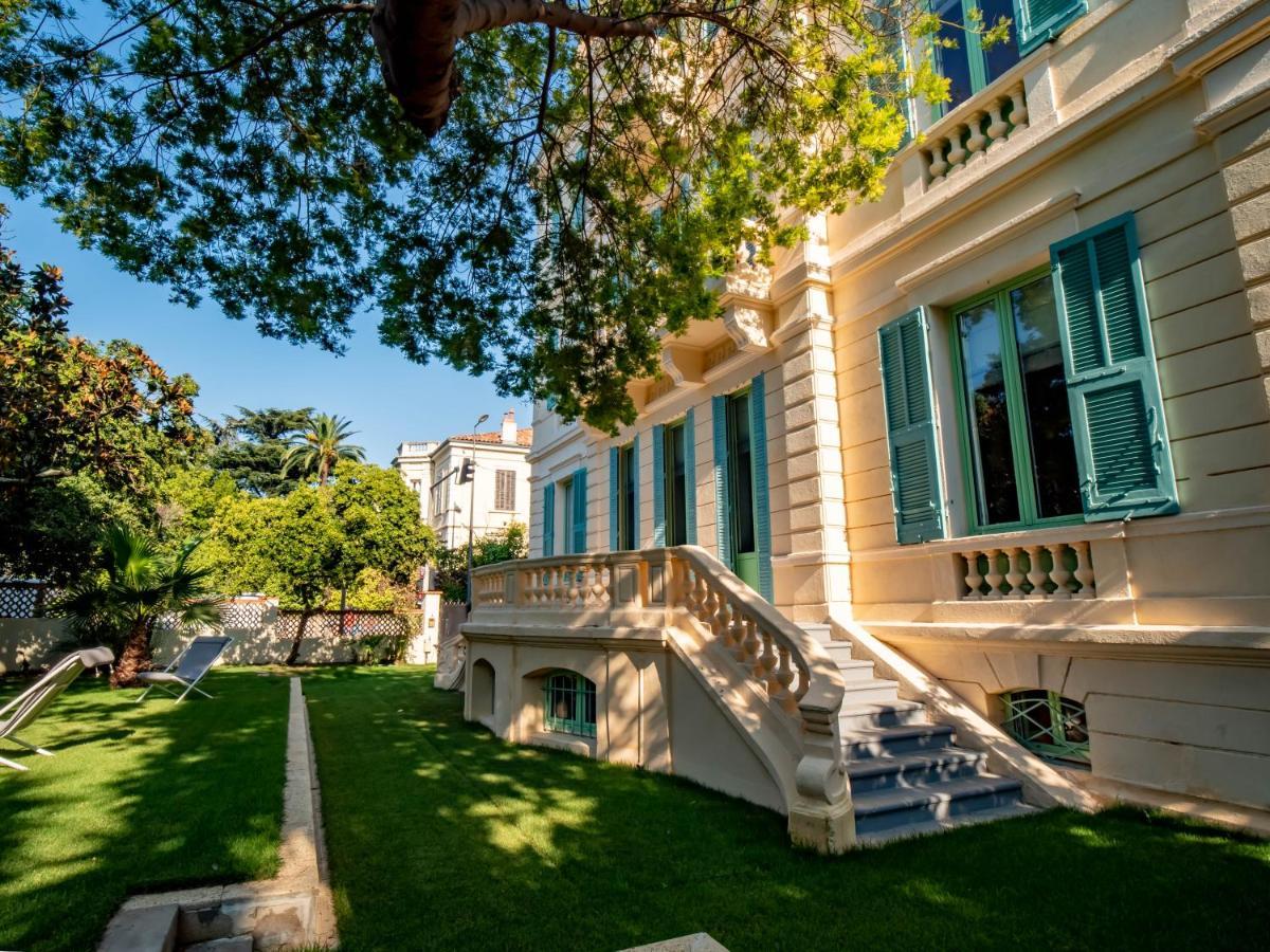 Banana'S Camp Hostel Cannes Exterior photo