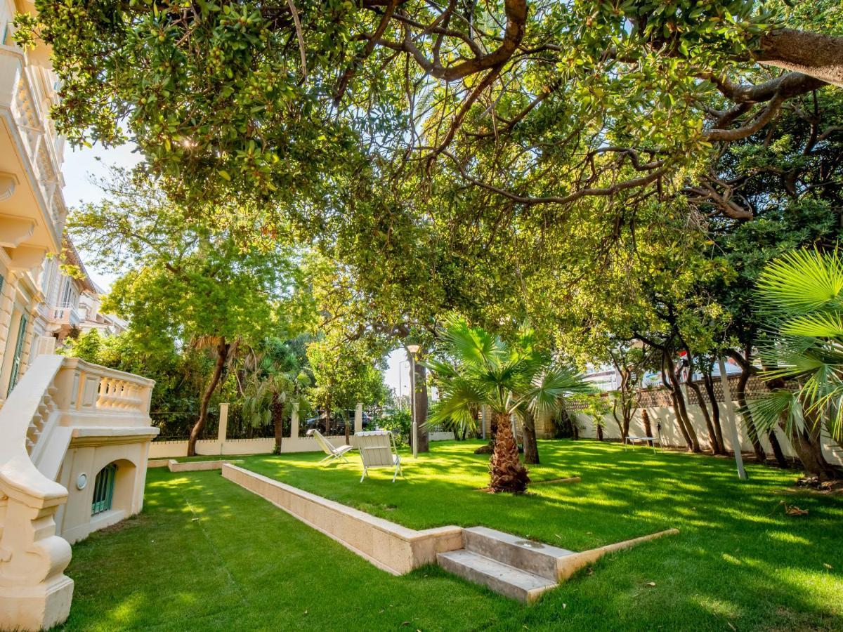 Banana'S Camp Hostel Cannes Exterior photo