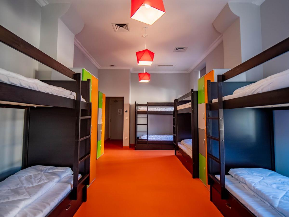 Banana'S Camp Hostel Cannes Exterior photo