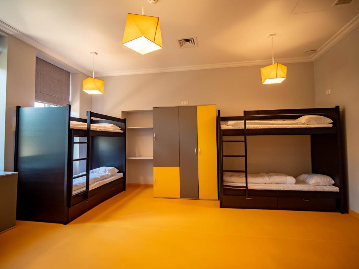 Banana'S Camp Hostel Cannes Exterior photo